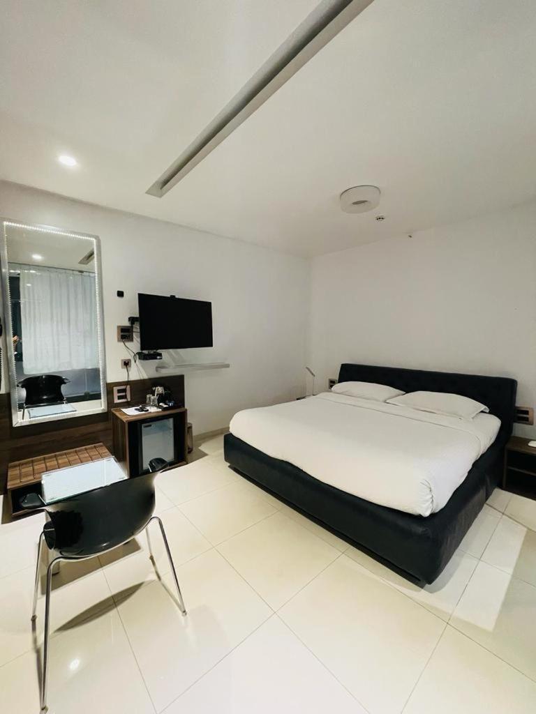 Fahrenheit Hotels & Resorts Baga Exterior photo