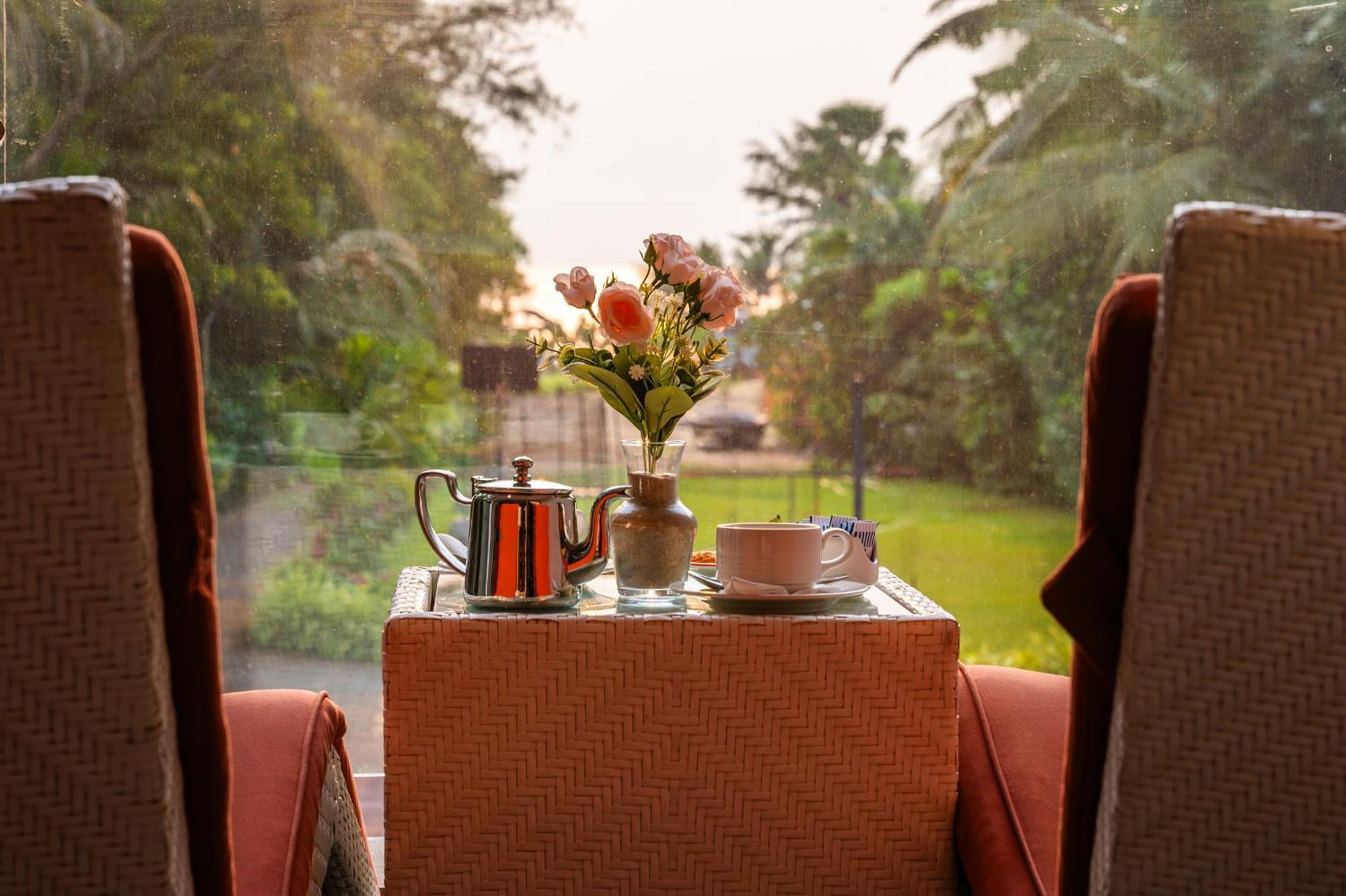 Fahrenheit Hotels & Resorts Baga Exterior photo