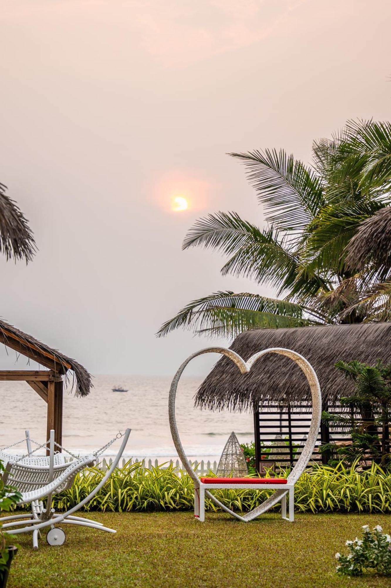 Fahrenheit Hotels & Resorts Baga Exterior photo