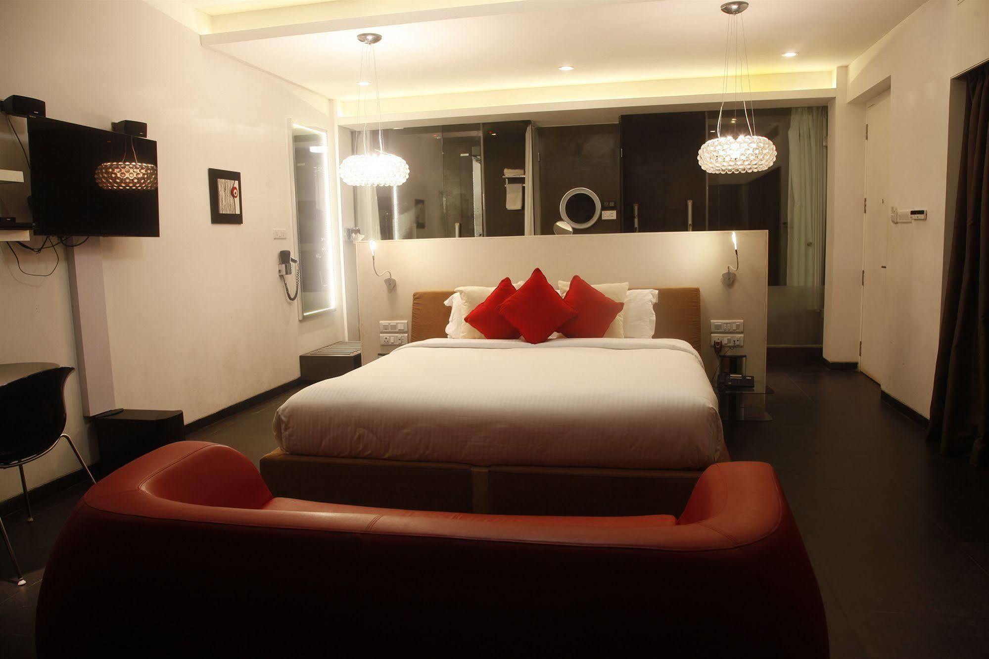 Fahrenheit Hotels & Resorts Baga Exterior photo